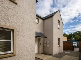 8 Varis Apartments