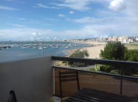 Le Studio Galliéni vue panoramique face mer a fait peau neuve!, spa-hotelli kohteessa Pornichet