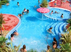 Lagrange Grand Bleu Vacances – Résidence Les Pescalunes, camping resort en Agde