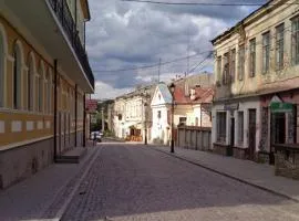Apartment on Zarvanskaya in Old Town