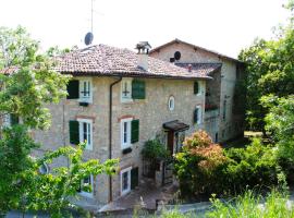 La Quercia - la maison des arts: Vezzano sul Crostolo'da bir Oda ve Kahvaltı