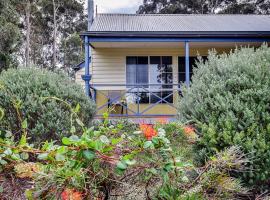 Waverley House Cottages, lodge in Lakes Entrance