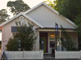 Flying Fox Backpackers, glamping site in Katoomba