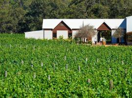 Upper Reach Spa Cottage, hotel cerca de All Saints Anglican Church, Henley Brook