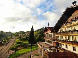 Hotel 13 Linden โรงแรมในเตรเซชิเลียส