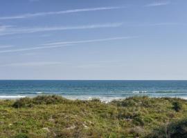 Sand & Surf - Direct OCEANFRONT Condo - Heated Pool - 180 degree view - Crescent Beach, Saint Augustine Florida, Hotel in Crescent Beach