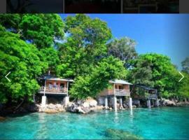 Olala Café & Bungalows, rental pantai di Sabang