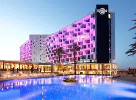 Hard Rock Hotel Ibiza: Playa d'en Bossa şehrinde bir otel