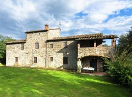 Authentic farmhouse with pool, hotel v destinaci Pietraviva