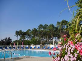 Camping Officiel Siblu Les Dunes de Contis, hotel v destinácii Saint-Julien-en-Born