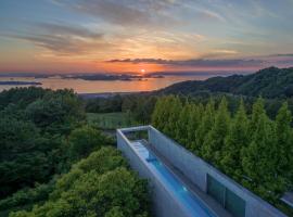 SETOUCHI RETREAT by Onko Chishin, Hotel mit Pools in Matsuyama