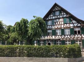 Gasthaus zum Goldenen Kreuz, hotel v destinaci Rafz