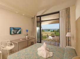 Hotel Holiday, hotel sa Sirmione