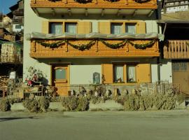 Villa Lory, hotel with parking in San Pietro di Cadore