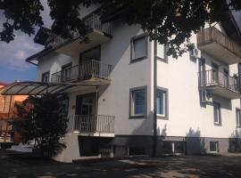 Guest House Business, hotel sa Valpovo