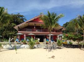 Sea Breeze House, Naiplao Beach: Khanom şehrinde bir otel