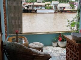 Nam Thi Holiday Home