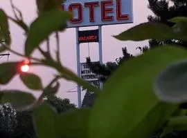 Falcon Nest Motel