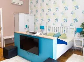 Chic and Very Central