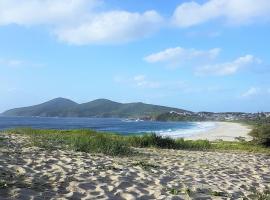 CHILL-OUT BEACH HOUSE - Forster, pet-friendly hotel in Forster