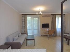 LUX apartment on Koghbaci, hotel near Hovhannes Tumanyan Museum, Yerevan