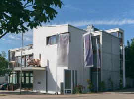 Das Wildeck Hotel & Restaurant, hotel with parking in Abstatt