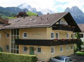 Alpenhof Garnihotel & Ferienwohnungen, serviced apartment in Garmisch-Partenkirchen