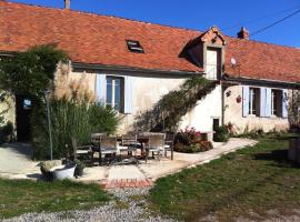 Le Petit Savriere B&B, hotel with parking in Tronget