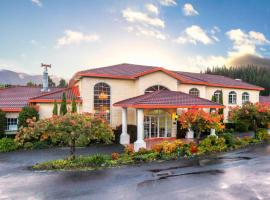 Aston Norwood Chalets, family hotel in Upper Hutt