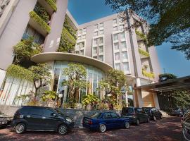 Soll Marina Hotel Serpong, hotel berdekatan Swiss German University, Serpong