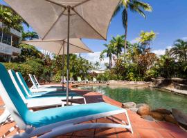 Club Tropical Resort with Onsite Reception & Check In, hotel dengan parkir di Port Douglas