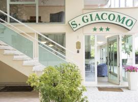 Hotel San Giacomo: Cesenatico'da bir otel