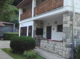 Pereszlényi Vendégház, hotel u gradu Višegrad