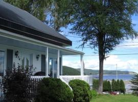 Gîte de la colline, B&B in Baie-Sainte-Catherine