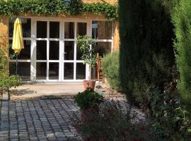 Le Clos des Pierres Dorées, hotell i Theizé