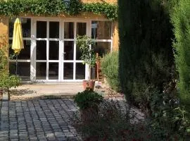 Le Clos des Pierres Dorées