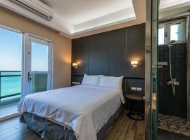 Jia Xiang Lin Guan Hai Homestay 2, hotel cerca de First Guesthouse Penghu, Magong