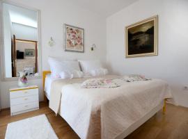 Apartmani Gloria, apartment in Brodarica