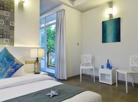 Velana Beach Hotel Maldives: Maafushi şehrinde bir otel
