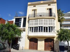 Apartamentos Les Barbes, hotel a Caldes d'Estrac