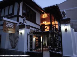 Guest House Bujtina Leon, alquiler temporario en Korçë