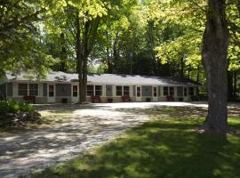 Baileys Sunset Motel, hotel perto de Cana Island Lighthouse, Baileys Harbor