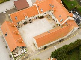 Le Chat Perché, hotel blizu znamenitosti Cap Blanc Nez, Escalles