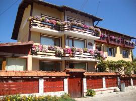 Guest House Planinski Zdravets, golf hotel in Bansko