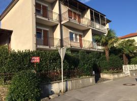 Rooms and apartment Lia, hotel di Izola