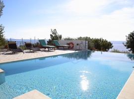 Euphoria - South Crete Villas, hótel í Achlia