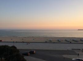Oporto beach apartment, hotel in Matosinhos