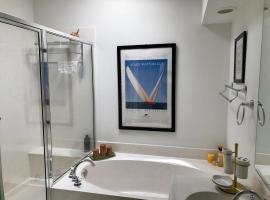 Luxurious Mediterranean Villa, pet-friendly hotel in Palm Beach Gardens