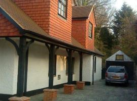 Hurstbourne, hotel near Camberley Train Station, Camberley