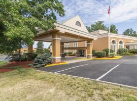 GreenRidge Hotel, hotel v destinaci Wickliffe